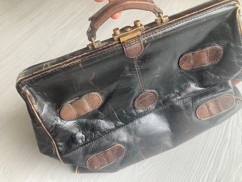 Bugatti doctors bags - , leather